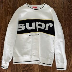 Supreme Piping crewneck.